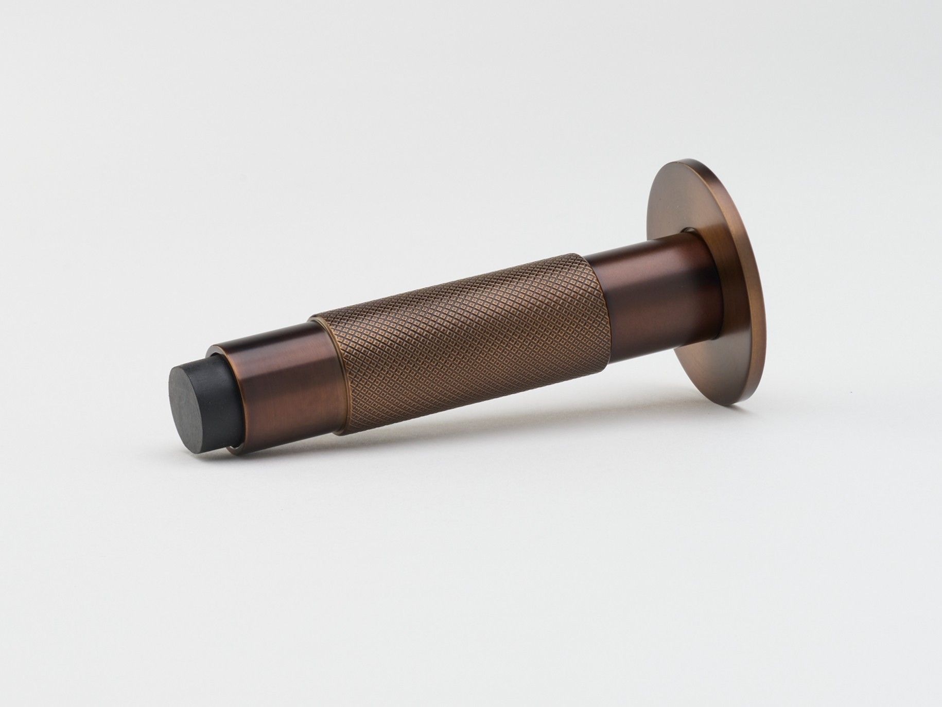 Латунные дверные упоры Lo & Co Interiors Kintore ARCH-00061627