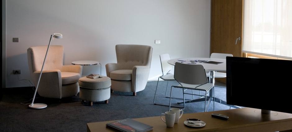 008572 Торшер Vibia Giro