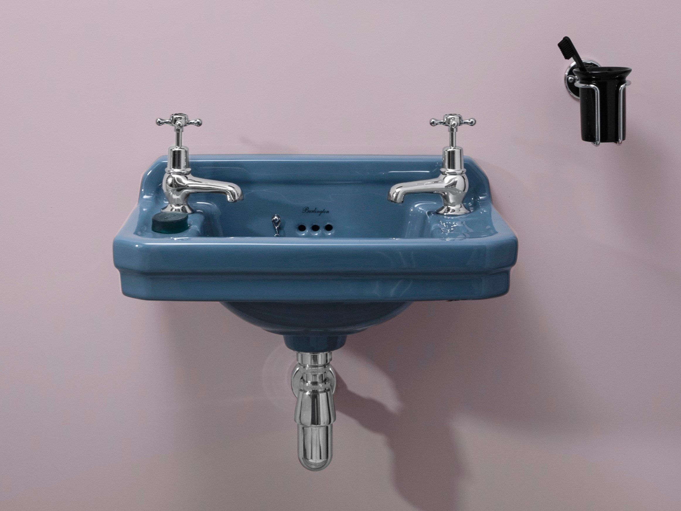 Прямоугольная ручная мойка с переливом в витрине Burlington Bespoke ARCH-00130662