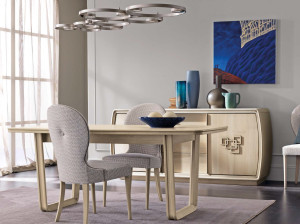 Деревянный прямоугольный обеденный стол