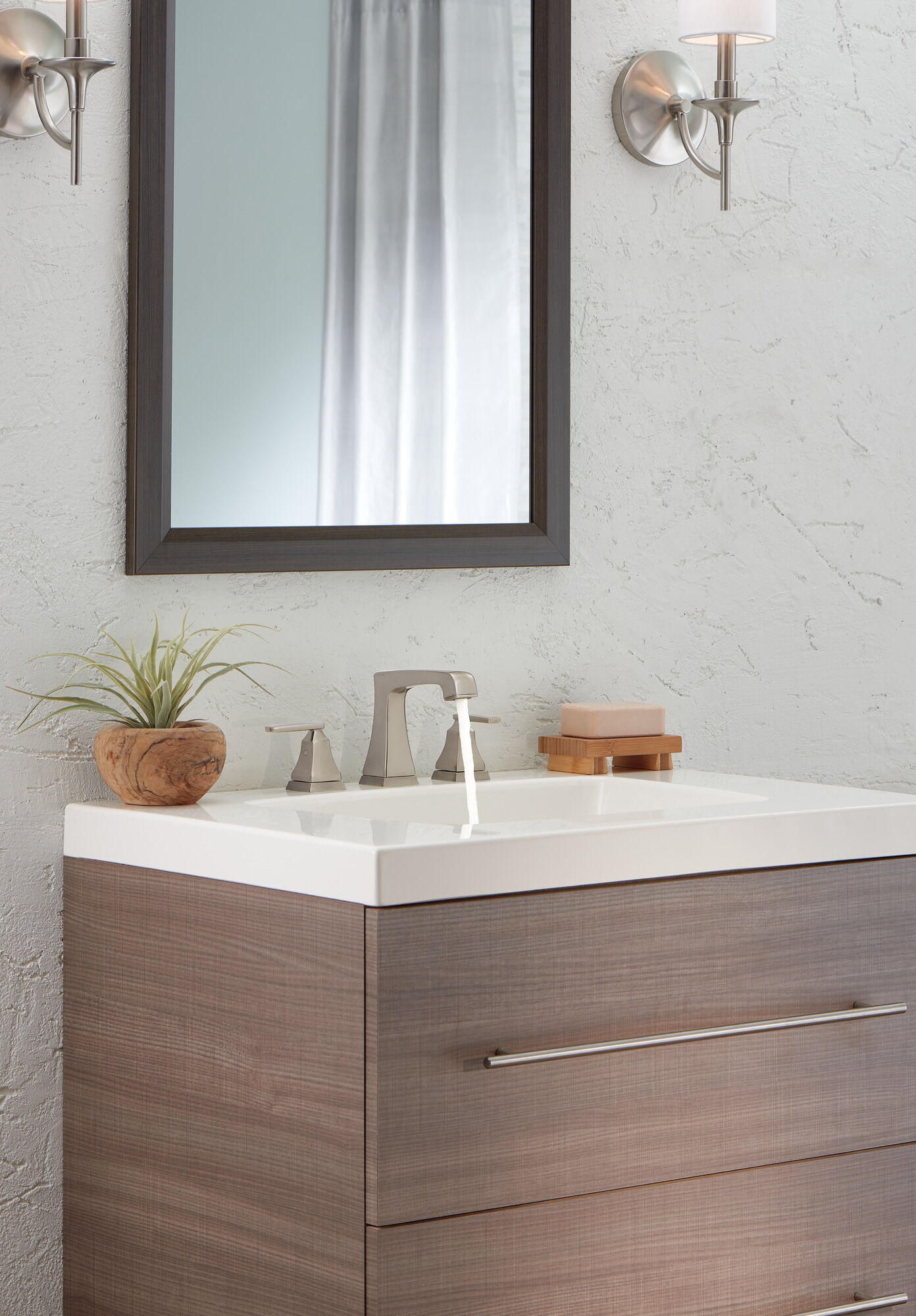 Смеситель для ванной комнаты с двумя ручками и EZ Anchor® Delta Faucet 3564-SSMPU-DST - Вид №3