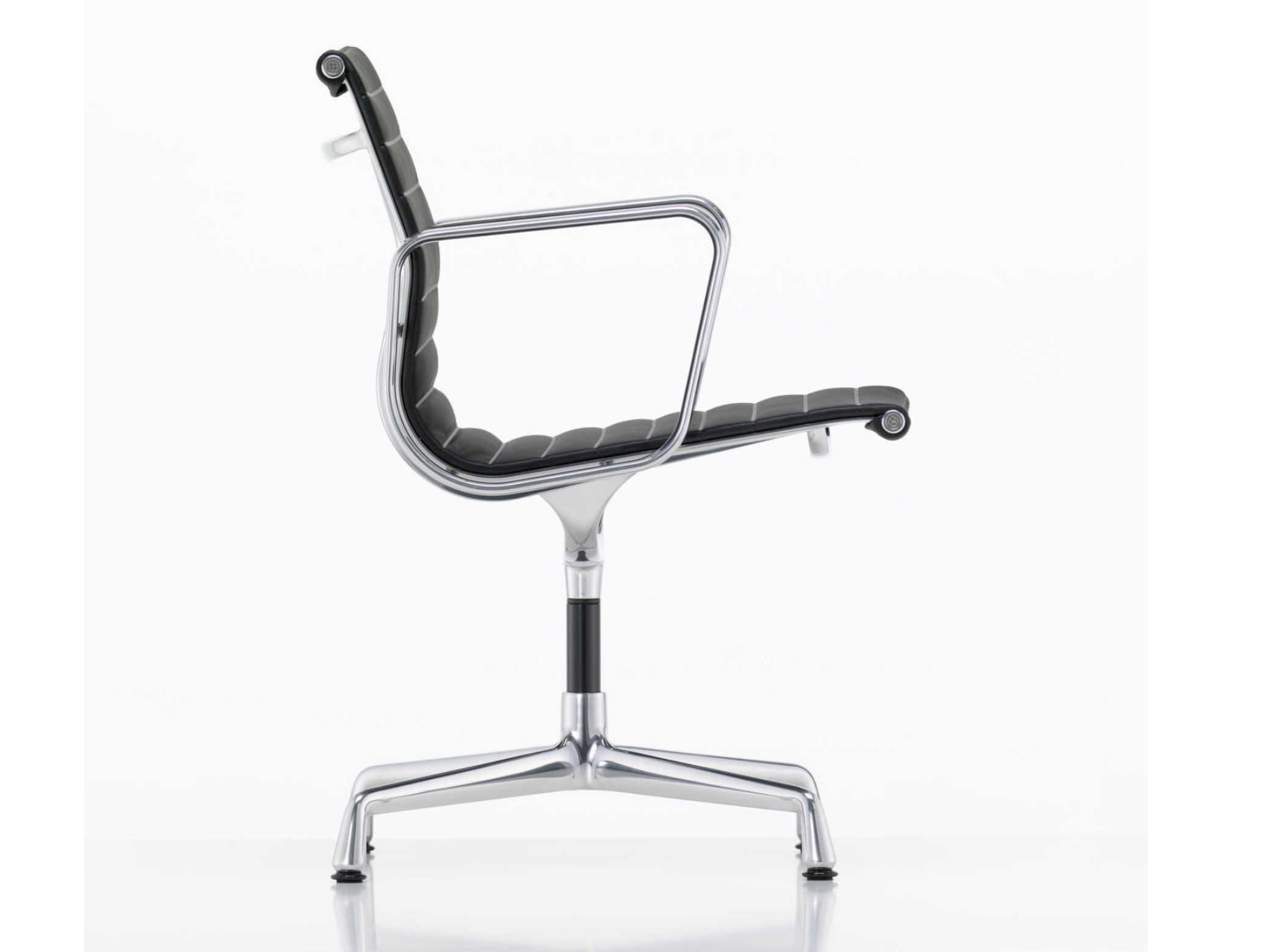 Ткань спиц поворотный стул с подлокотниками VITRA Eames Aluminium Group ARCH-00087363 - Вид №32