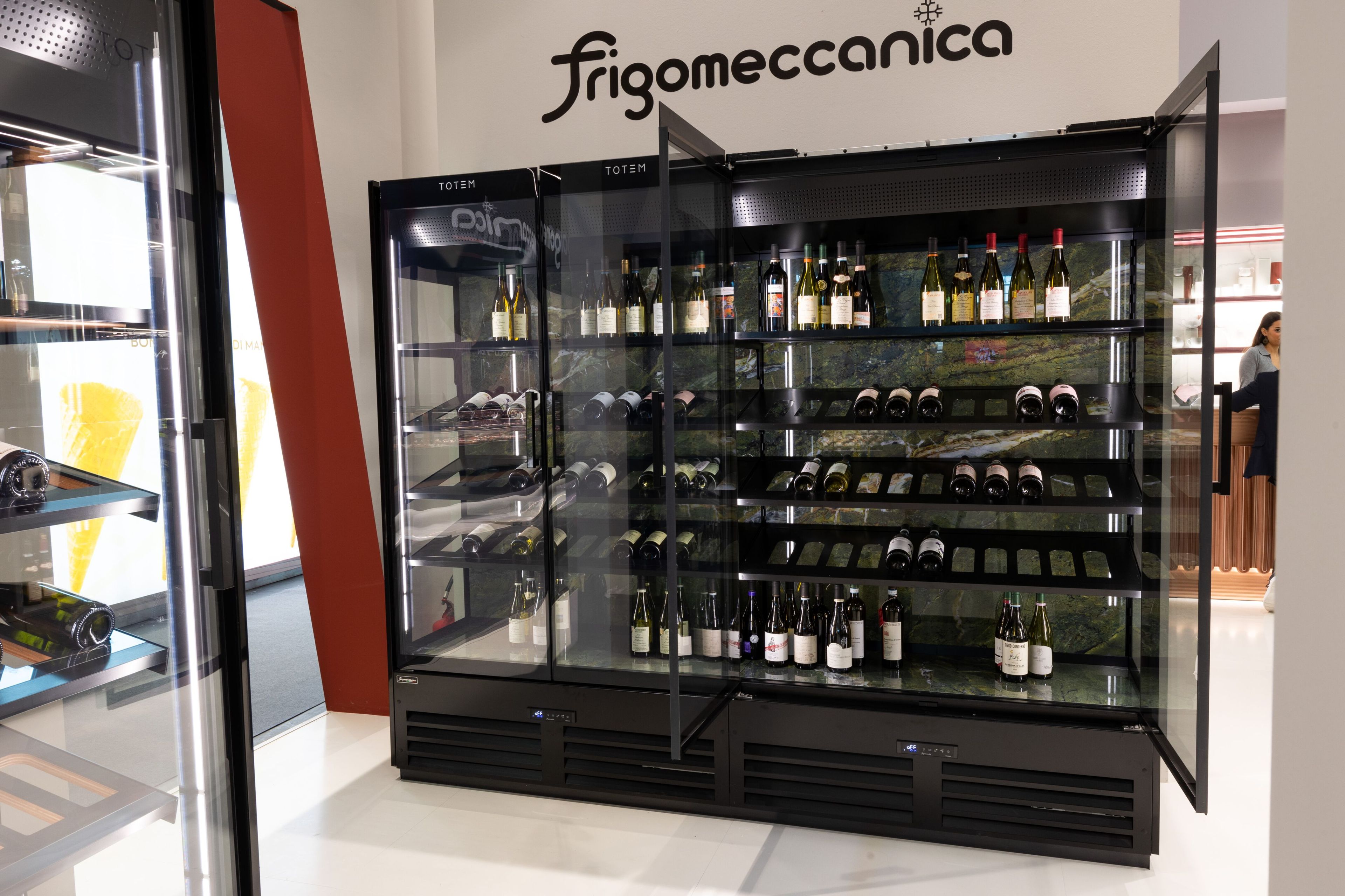 Коммерческий холодильник с подсветкой Frigomeccanica Тотем ARCH-00085503 - Вид №16