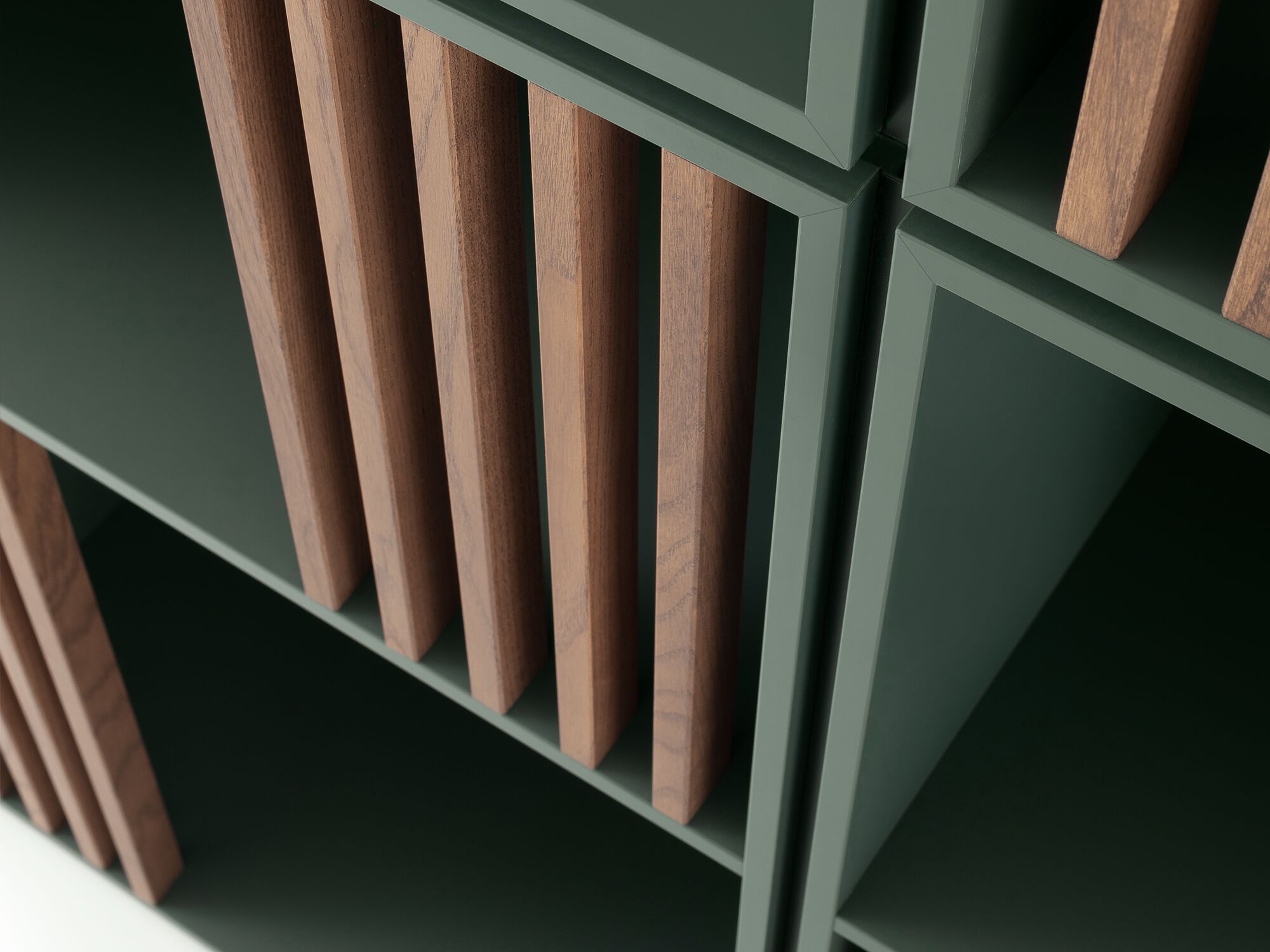 Настенный книжный шкаф из грецкого ореха Morica Design Enjoy ARCH-00070577 - Вид №2