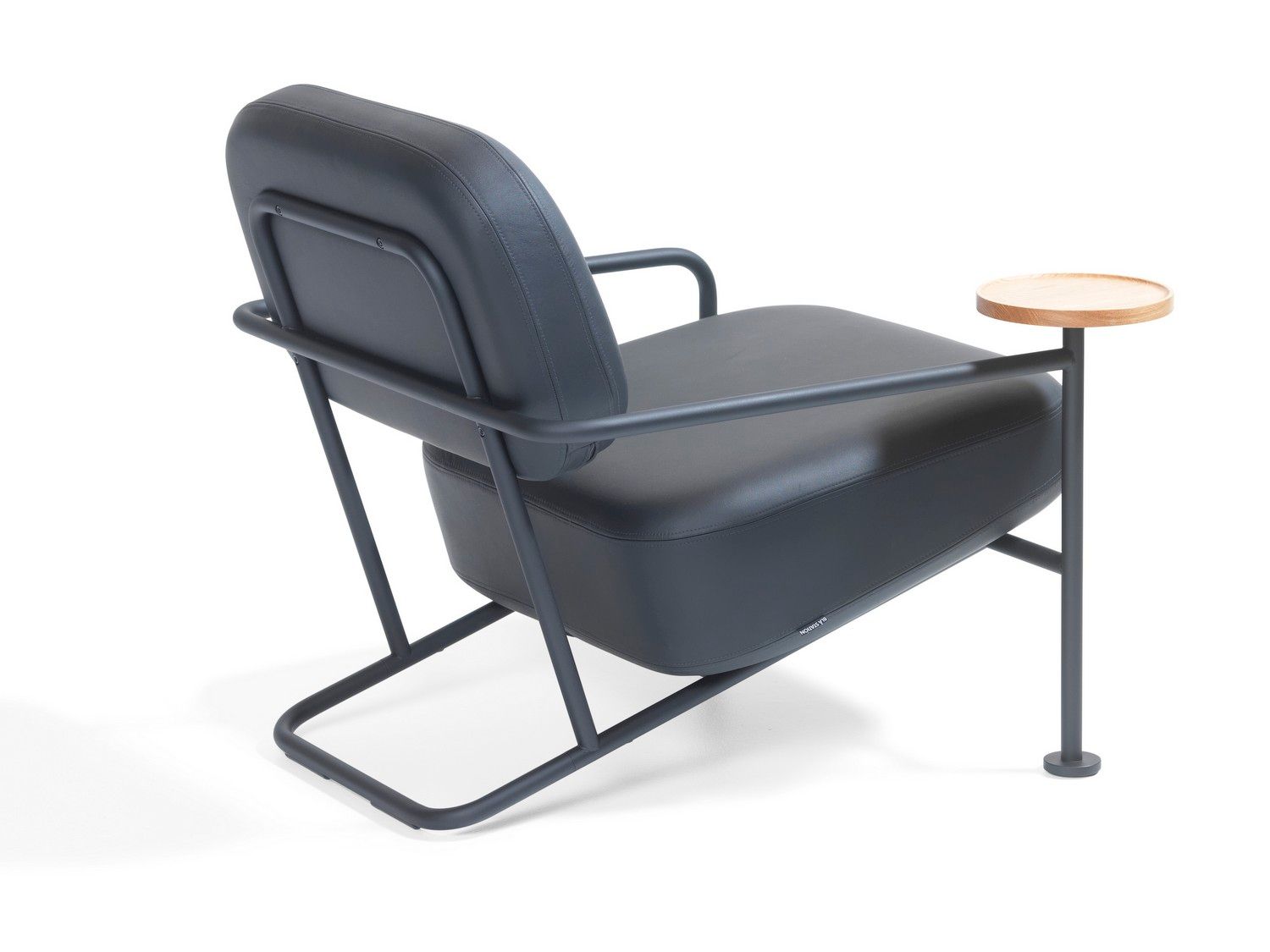 Кожаное кресло с подлокотниками Bla Station Åhus ARCH-00050667 - Вид №3