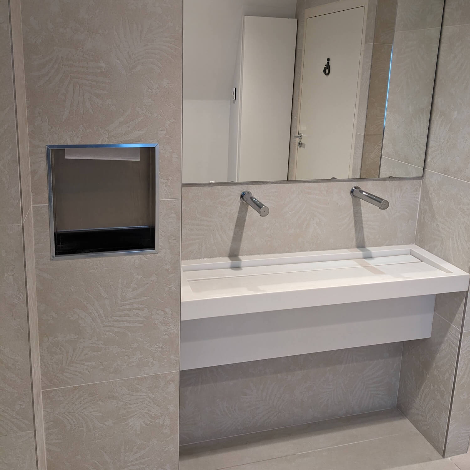 T520-S Встраиваемый комбинированный блок, диспенсер для полотенец и мусорное ведро объемом 20 л, полностью скрытый в стене Duten  - Вид №3