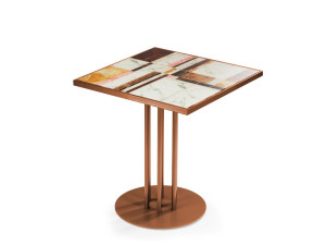 Квадратный стол из стекла и металла