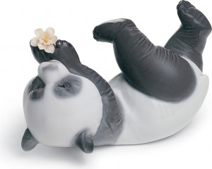 10669037 LLADRO Фигурка Lladro "Радостная панда" 13x7см Фарфор