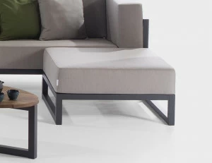 Sachi Пуф из квадратной ткани с обивкой Spikes