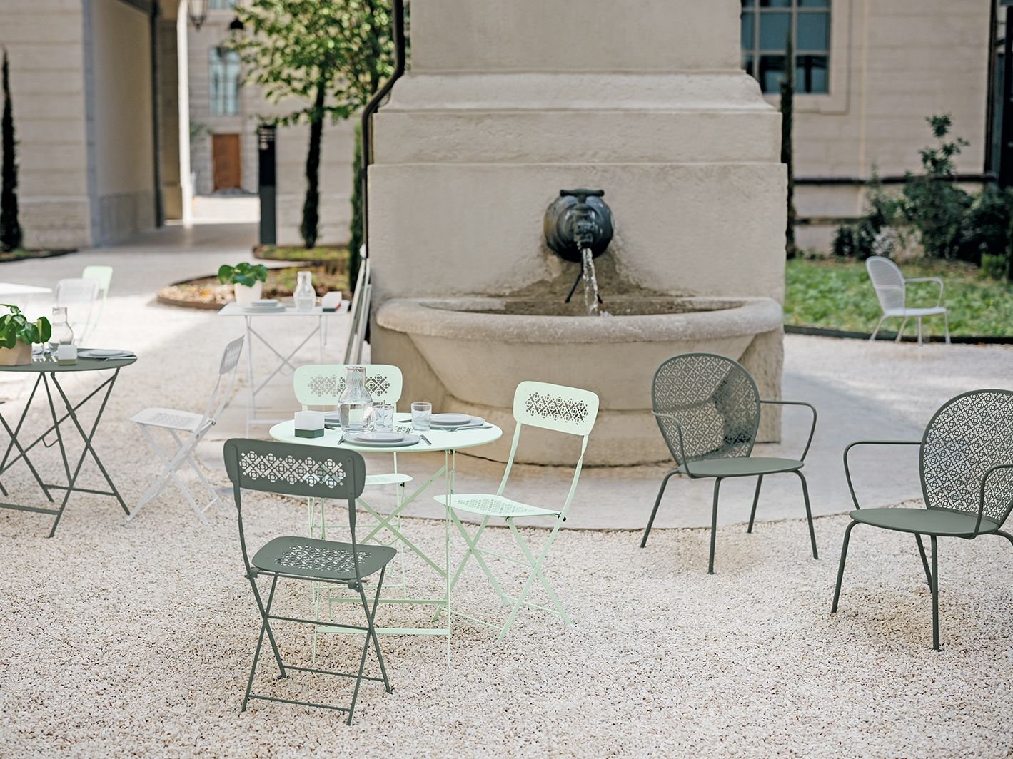 Стальной штабелируемый садовый стул Fermob Lorette ARCH-00098763 - Вид №5