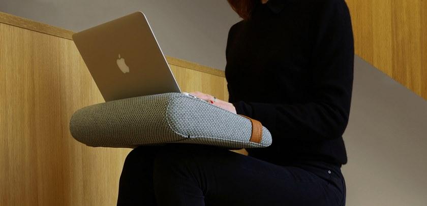 Marine Peyre Editions Подушка для ноутбука из переработанной ткани Gabriel® sun-id-1435499 - Вид №4