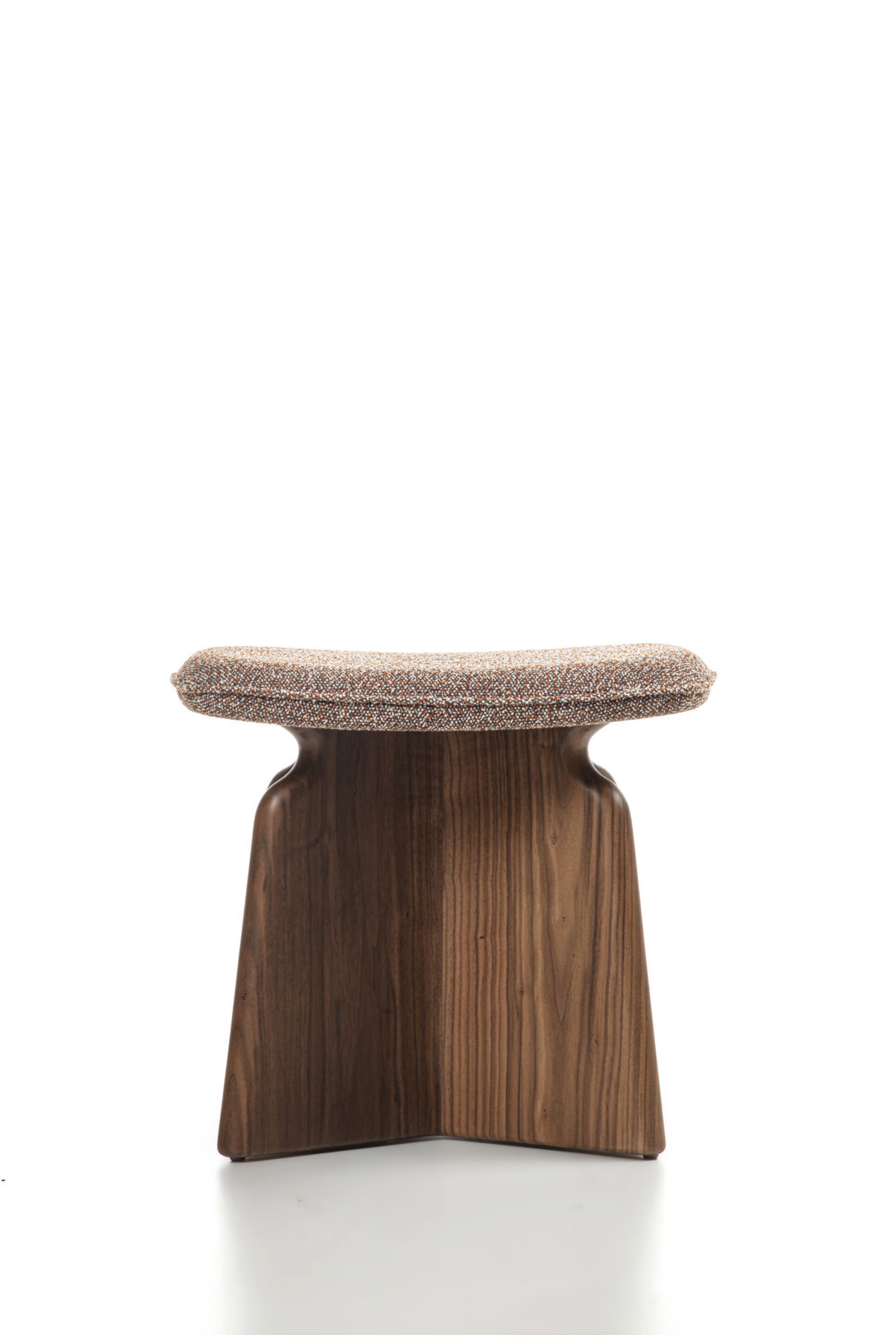 Низкий стул из массива грецкого ореха и ткани Porada двадцать четыре ARCH-00134173 - Вид №2