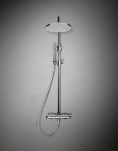 Термостатическая настенная душевая колонна с ручным душем