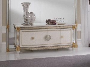 Деревянный шкаф в стиле модерн с распашными дверями