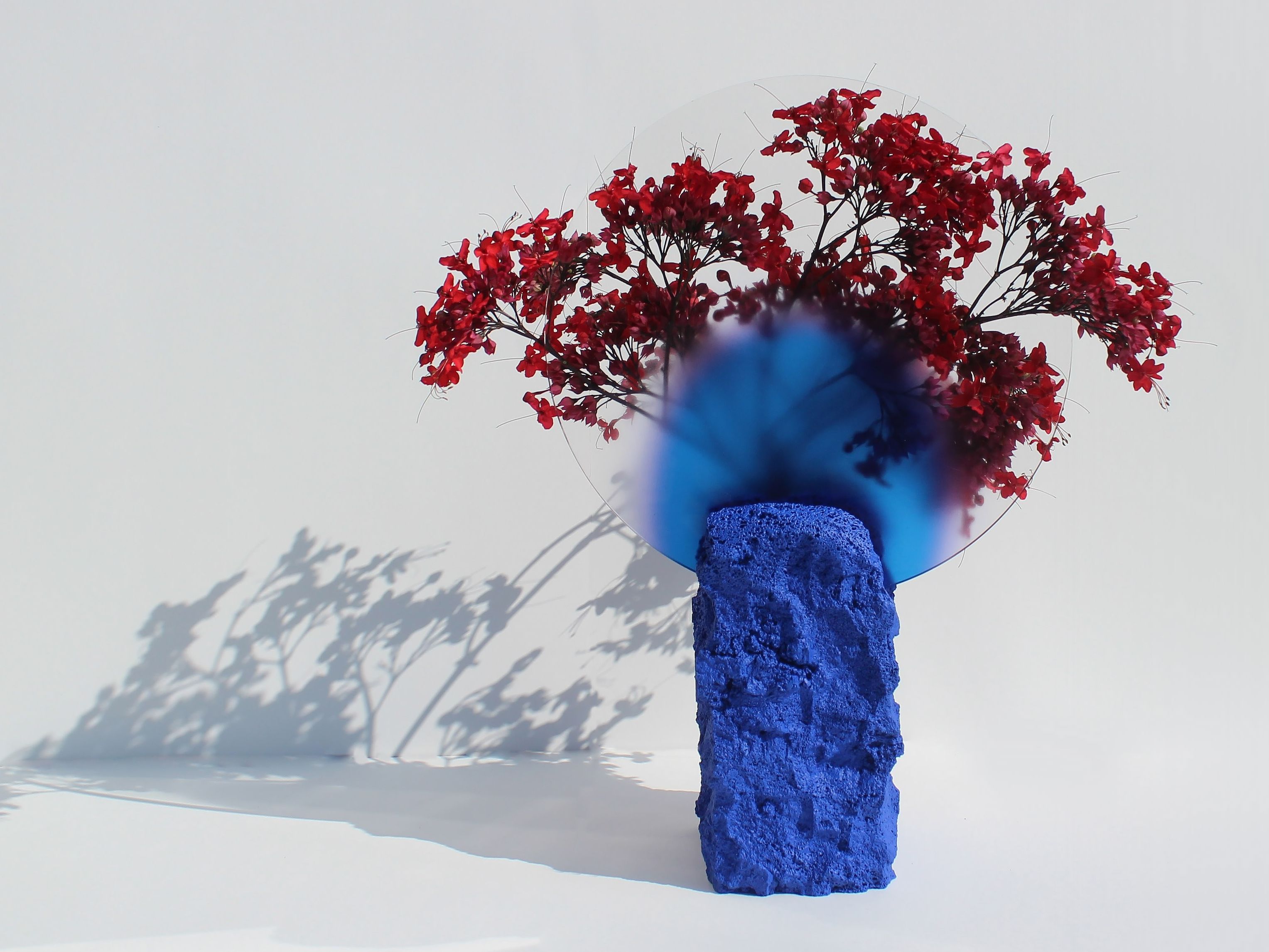 ВАЗа ручной работы из вулканической породы Movimento Gallery Montserrat Piña Benetts ARCH-00040128