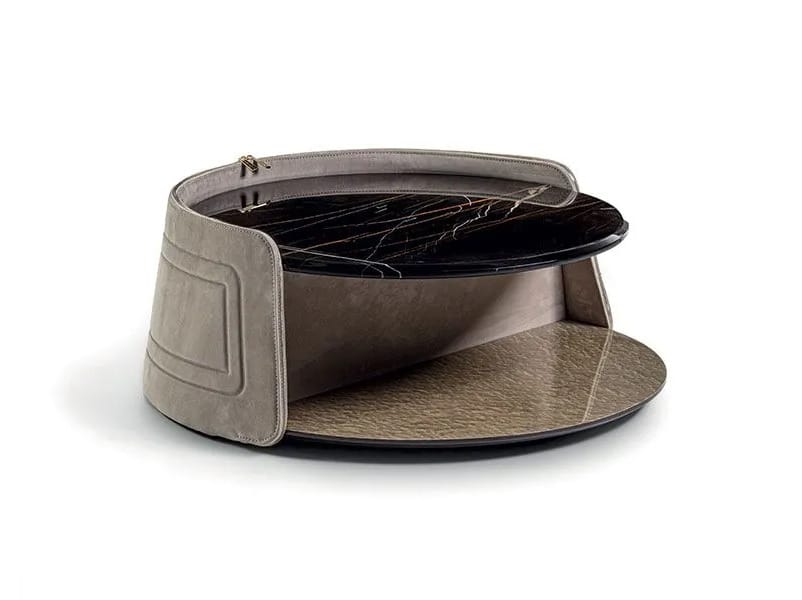 Низкий мраморный журнальный столик и стеганая обивка Vittoria Frigerio Contarini ARCH-00086322