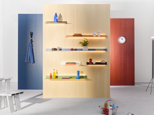 Металлическая полка со встроенным освещением