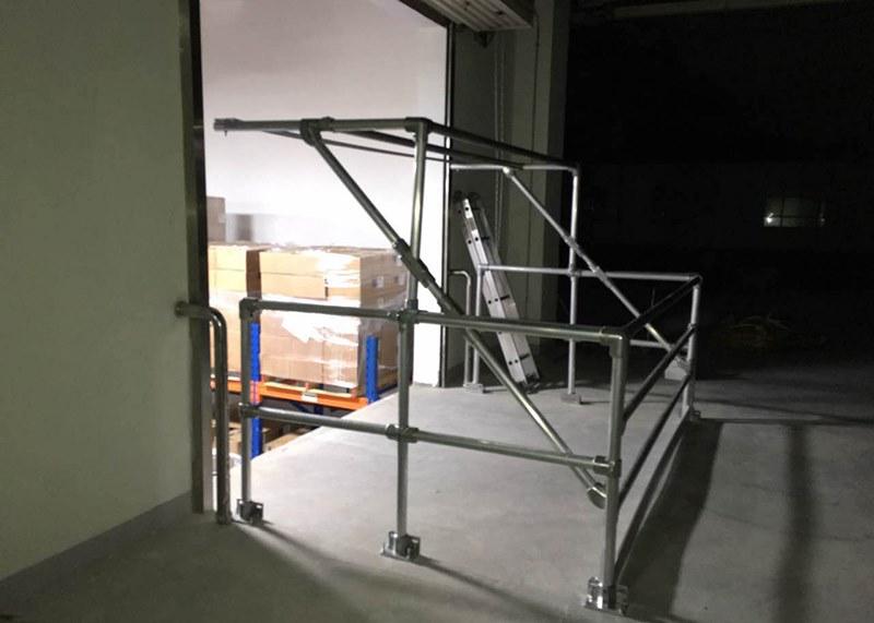 ArtSteel Подъемно-поворотная дверь из горячеоцинкованной или окрашенной в желтый цвет стали Palletgate Sgpgtyagv Santreyd  - Вид №6