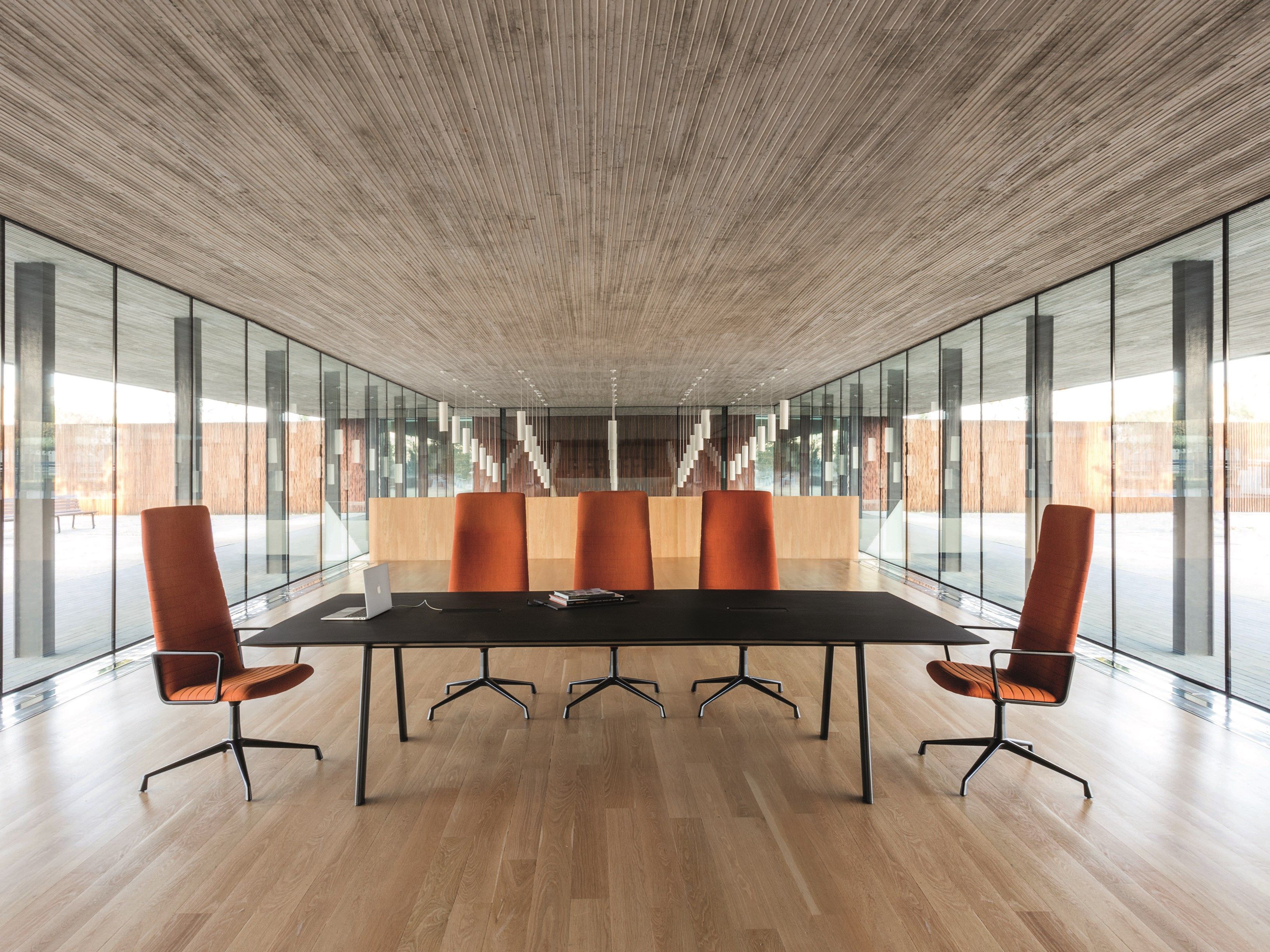 4-спицевое вращающееся офисное кресло с подлокотниками Andreu World Flex Executive ARCH-00023171 - Вид №4