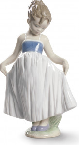 10669074 LLADRO Фигурка Lladro "Взгляни на мое платье" 12х20см Фарфор