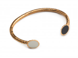 EB301 Браслет, эмаль белая и черная, бронза ELENA BERTELLOTTI