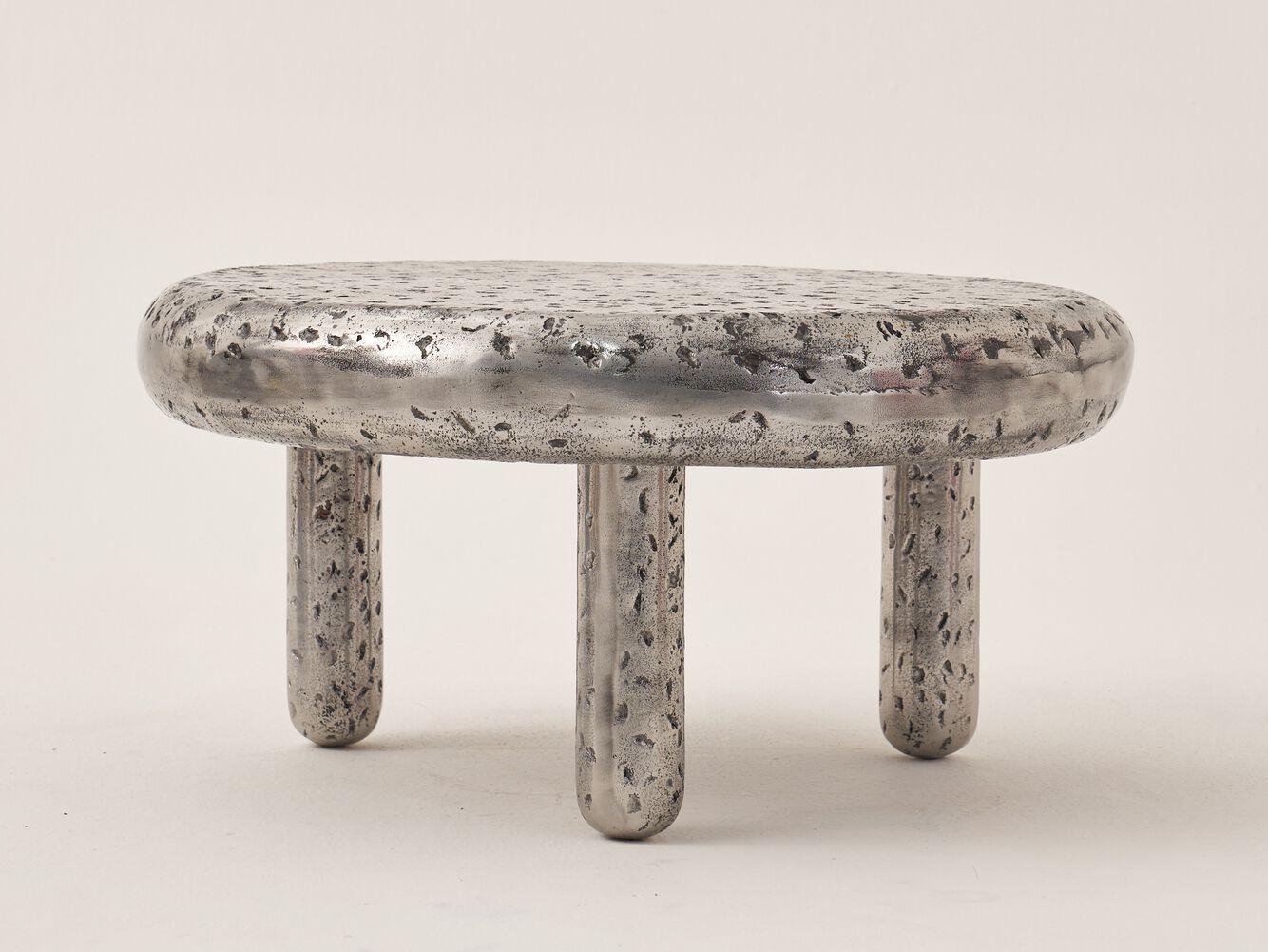 Круглый алюминиевый журнальный столик LO Contemporary CRATER ARCH-00035319 - Вид №1