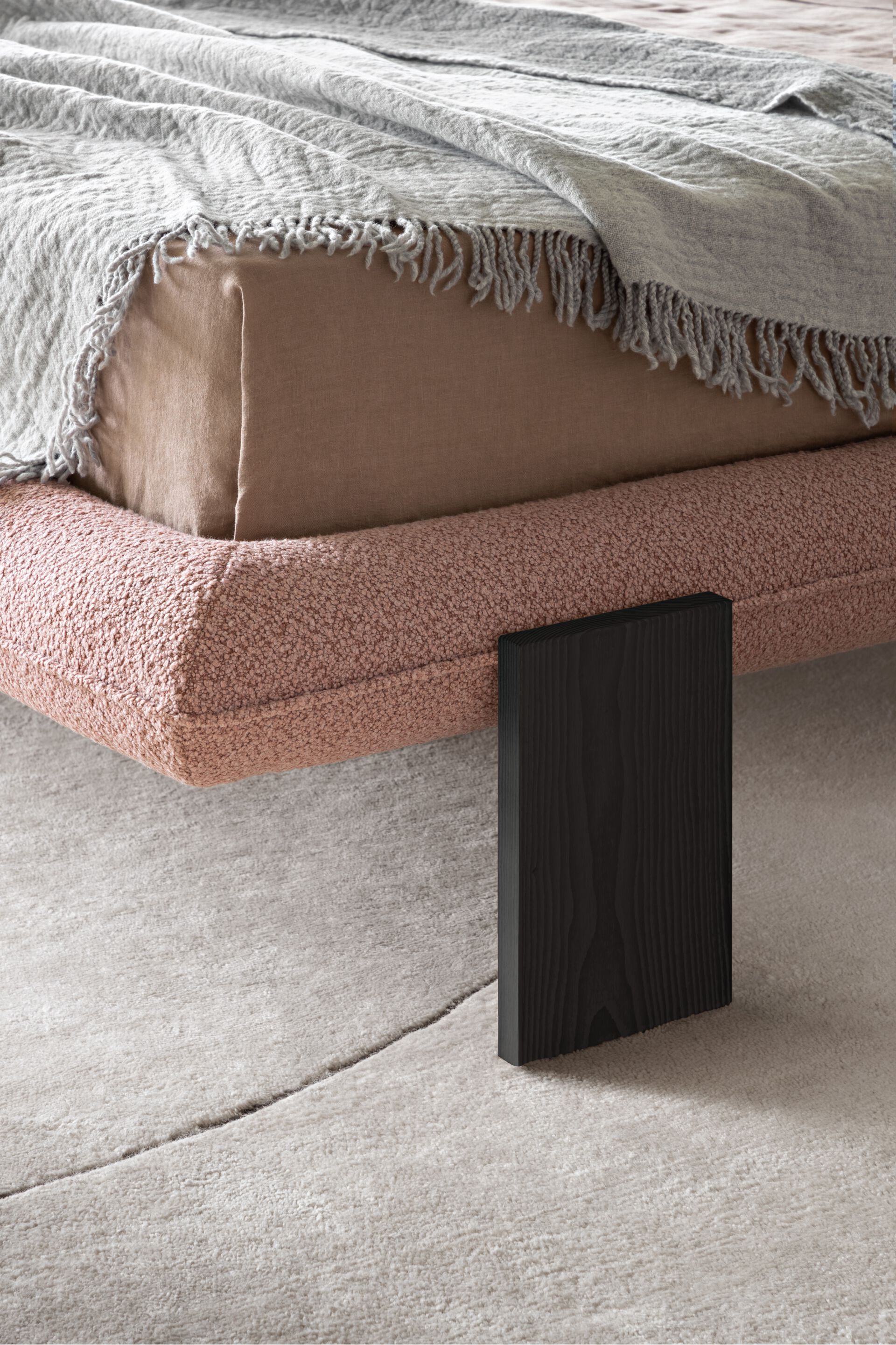 Ткань кровать Saba Italia WABI ARCH-00036245 - Вид №9