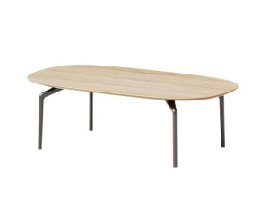 Деревянный низкий овальный журнальный столик