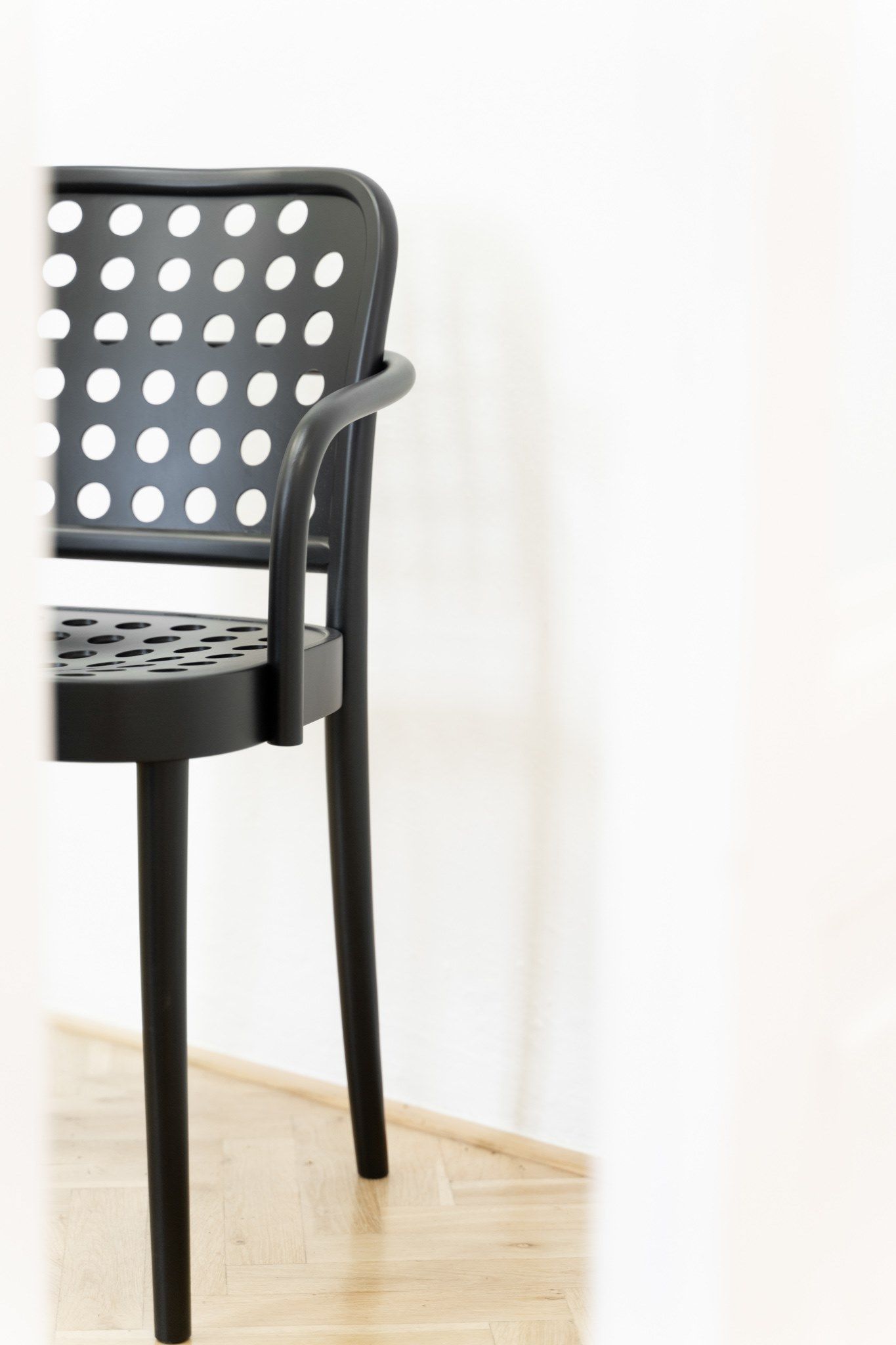 Деревянный стул с подлокотниками TON 822 ARCH-00150109 - Вид №3