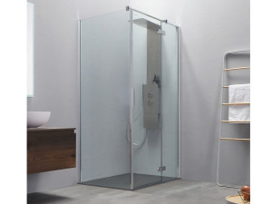 Угловая душевая кабина с распашной дверью