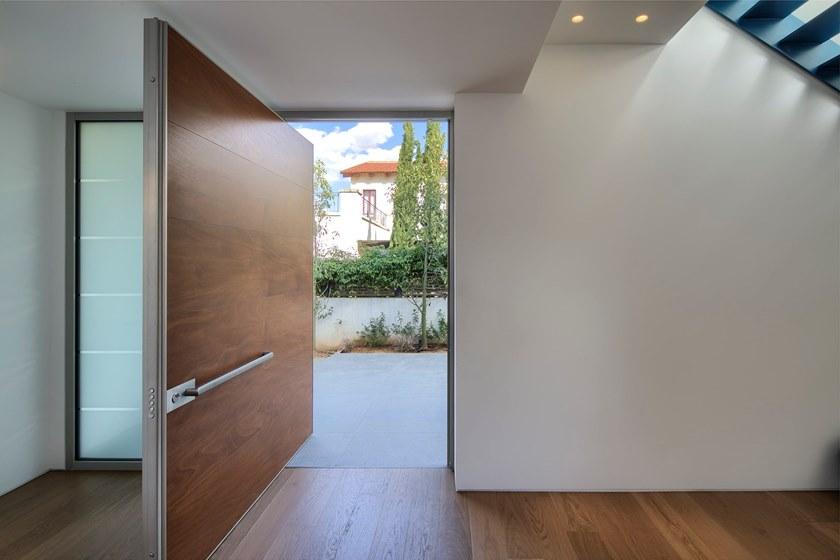 OIKOS VENEZIA Распашная бронированная деревянная входная дверь Synua sun-id-1468014 - Вид №1