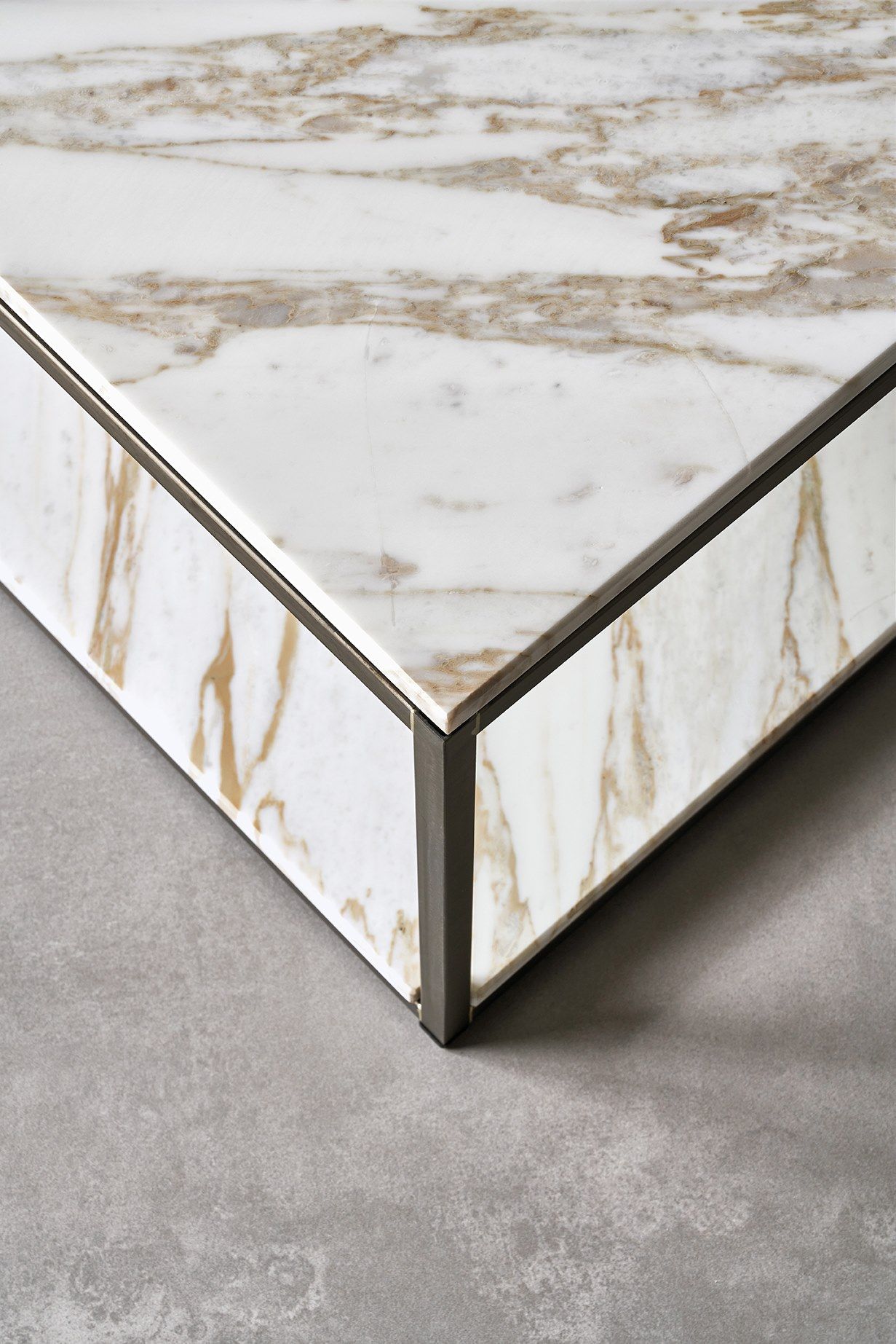 Металлический прямоугольный низкий журнальный столик Meridiani Hardy ARCH-00119083 - Вид №1