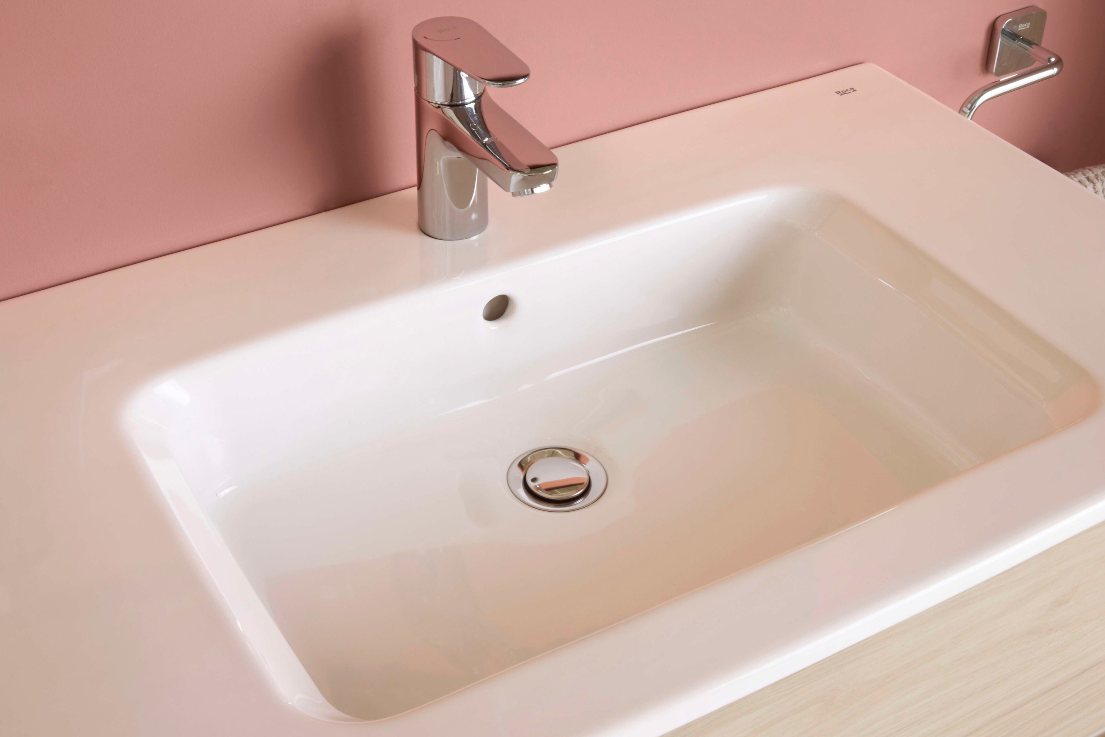 Смеситель для раковины из латуни с автоматическим сливом Roca Victoria Plus ARCH-00075960 - Вид №1