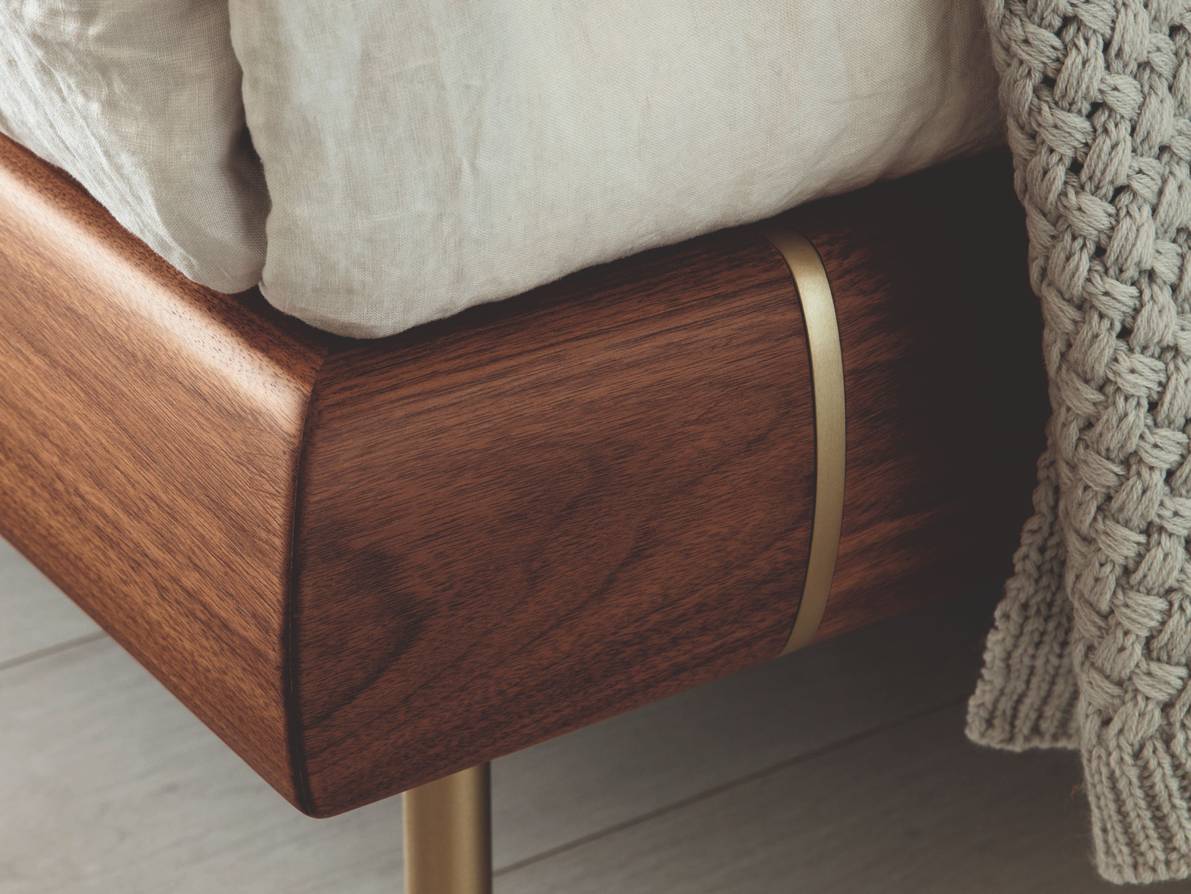 Деревянная кровать со встроенными тумбочками Porada Soul ARCH-00123265 - Вид №1