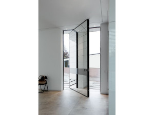 Стеклянная входная дверь