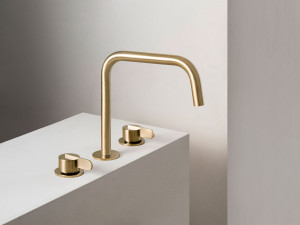 Смеситель для раковины с 3 отверстиями