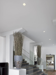 Потолочный галогенный встраиваемый прожектор