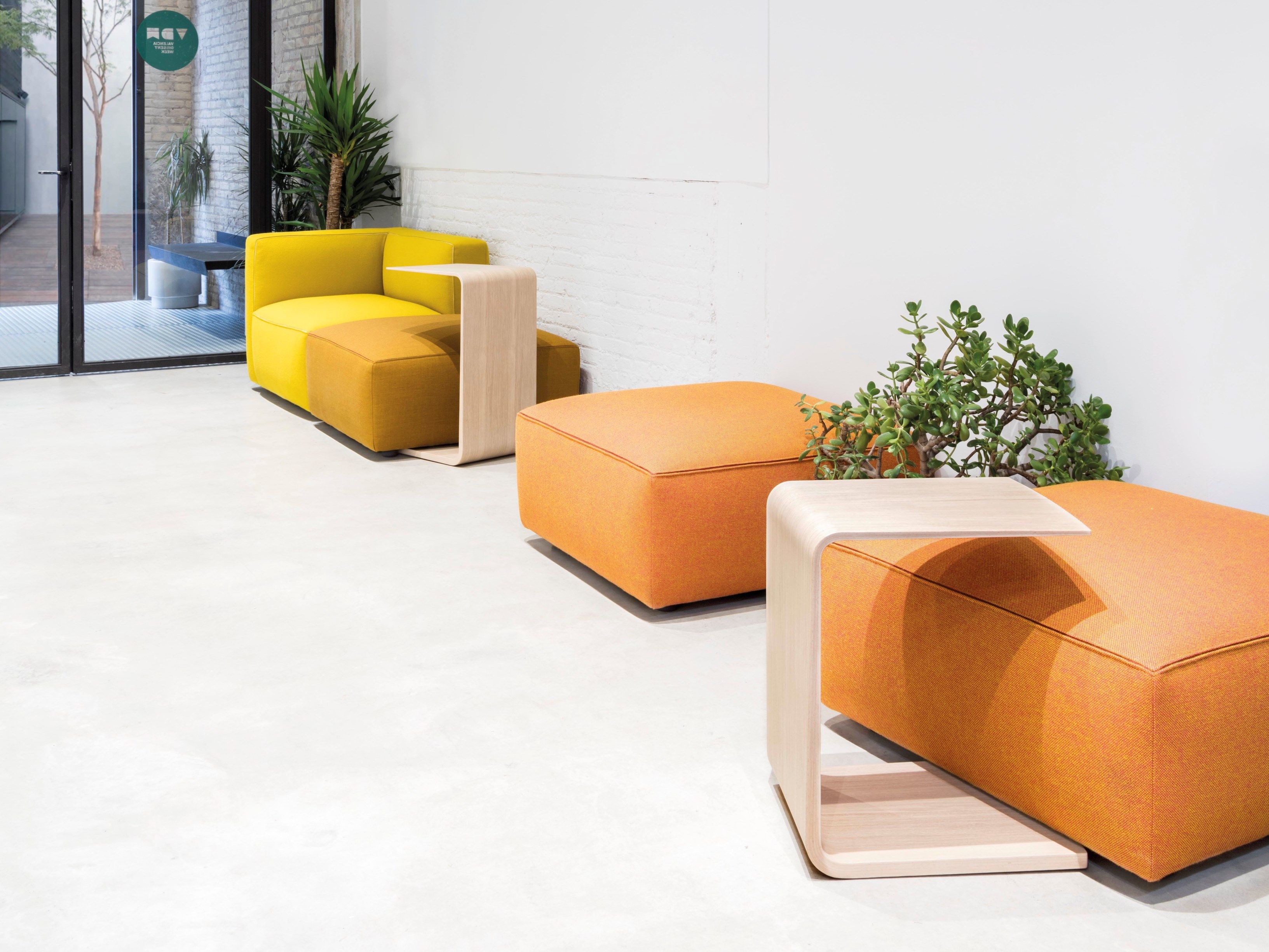 Квадратный пуф Andreu World ARCH-00132591 - Вид №1