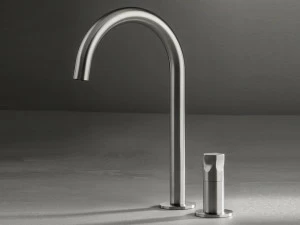 MGS Смеситель для раковины на 2 отверстия Penta