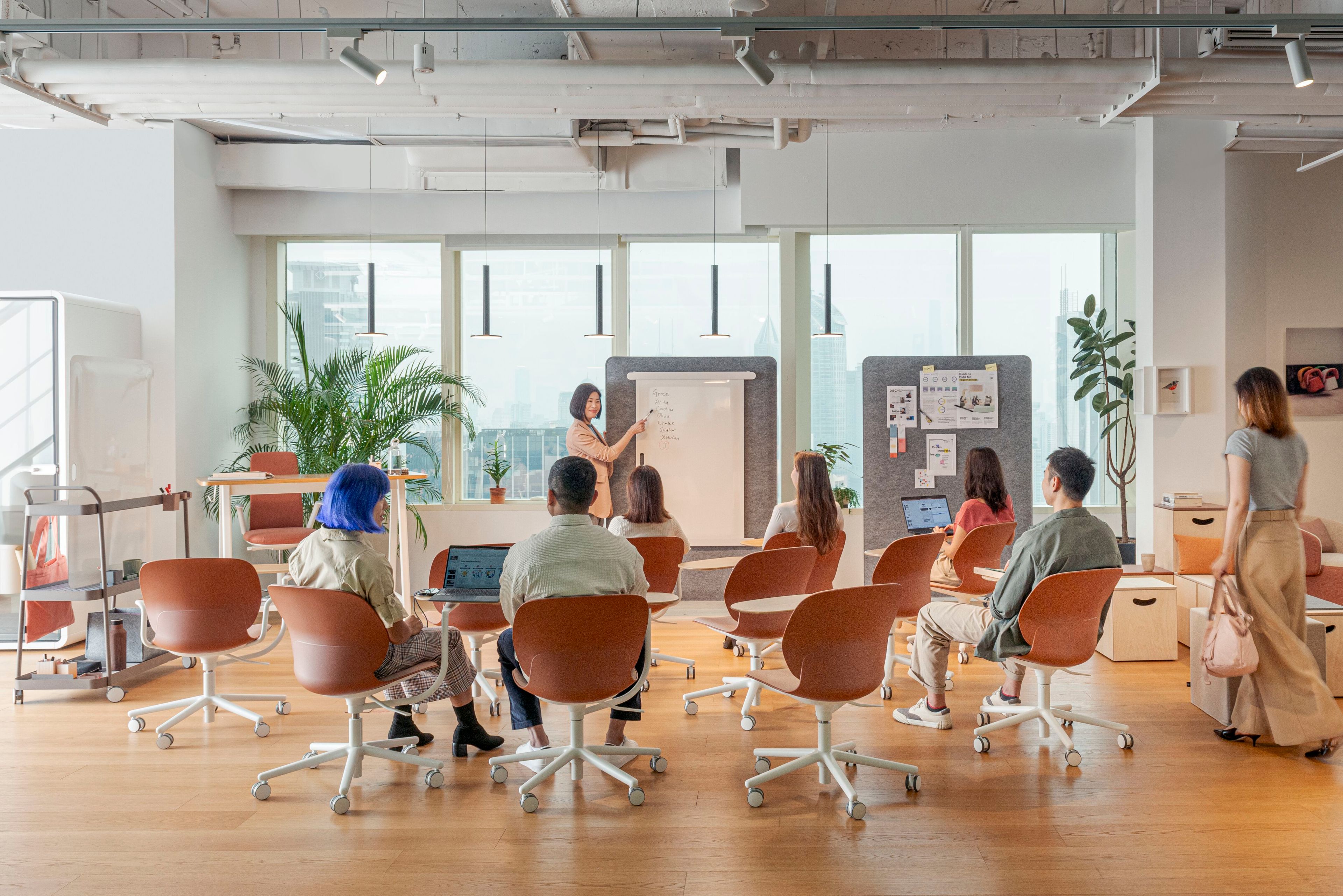 5 спиц рециркулированный материал мягкий операционный офисный стул с колесами Haworth Maari ARCH-00042473 - Вид №2