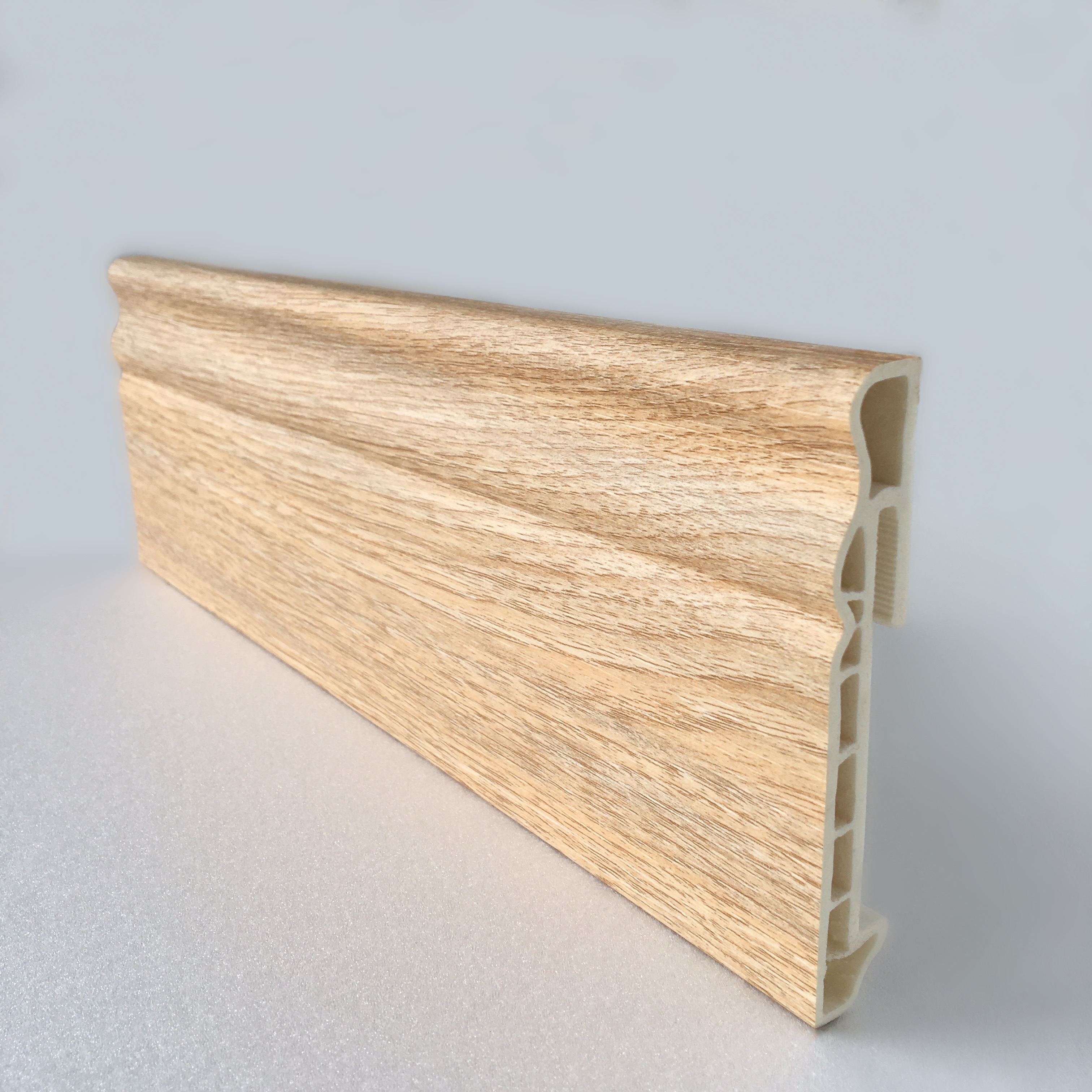 Напольный плинтус  Каштан 100мм DEKOR PANEL DP041