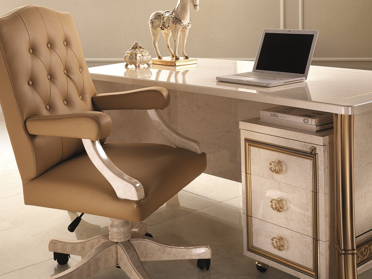 Кожаное офисное кресло Arredoclassic Мелодия ARCH-00065635