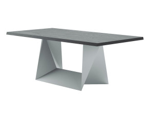 Стальной и деревянный стол