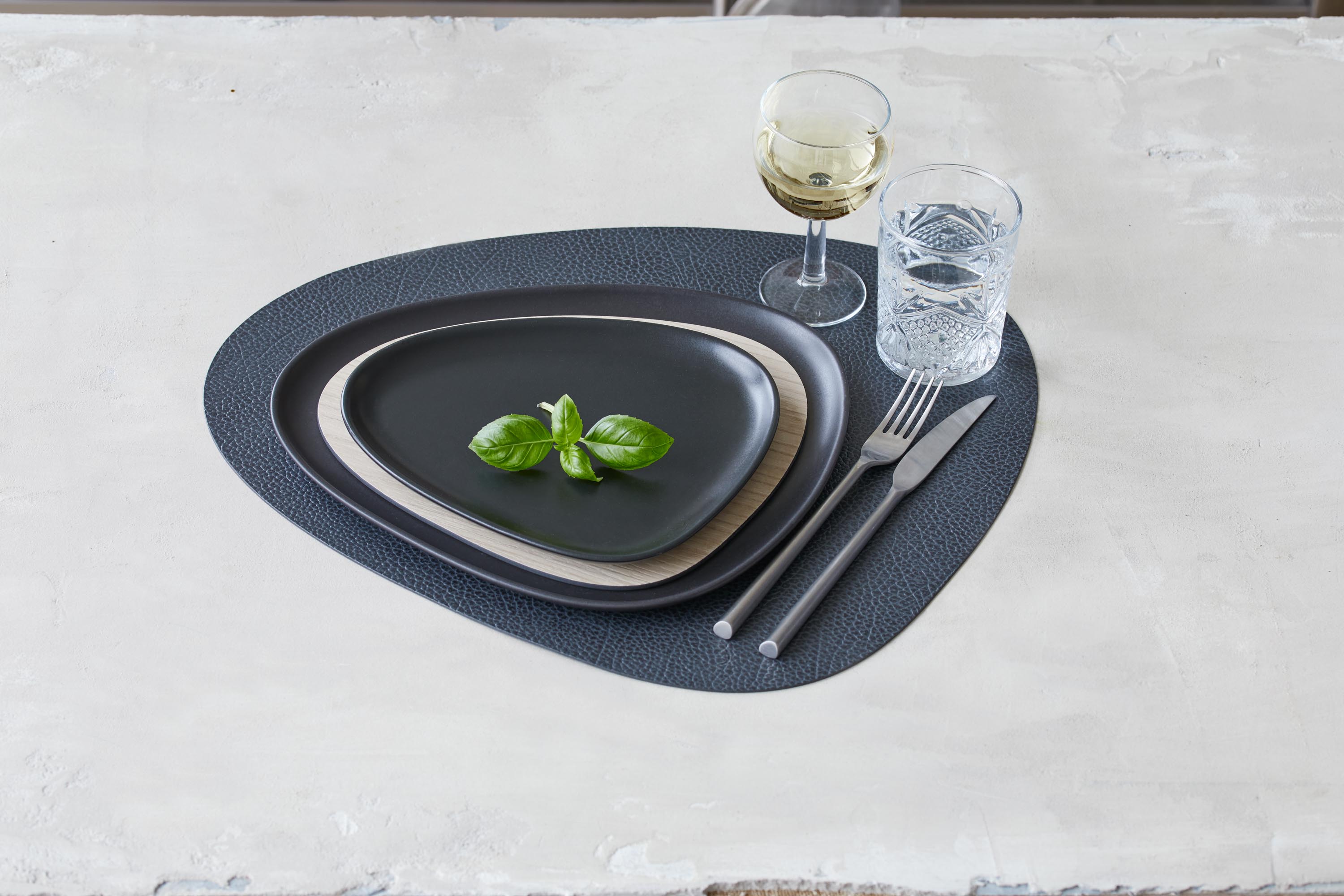 981292 HIPPO black-anthracite подстановочная салфетка фигурная 37x44 см, толщина 1,6 мм;LIND DNA  - Вид №3