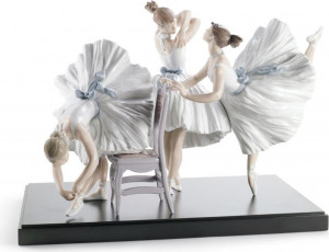 10672551 LLADRO Фигурка Lladro Урок балета 49x36см, фарфор Фарфор