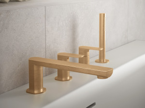 Смеситель для ванны с 4 отверстиями из латуни с ручным душем