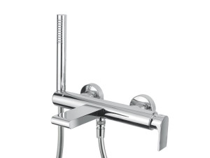 Настенный смеситель для ванны с ручным душем