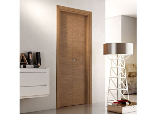 Деревянная дверь из шпона