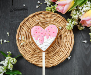 9661 Пряник LOVE праздничный Вкусляндия