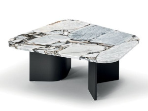 Низкий мраморный журнальный столик